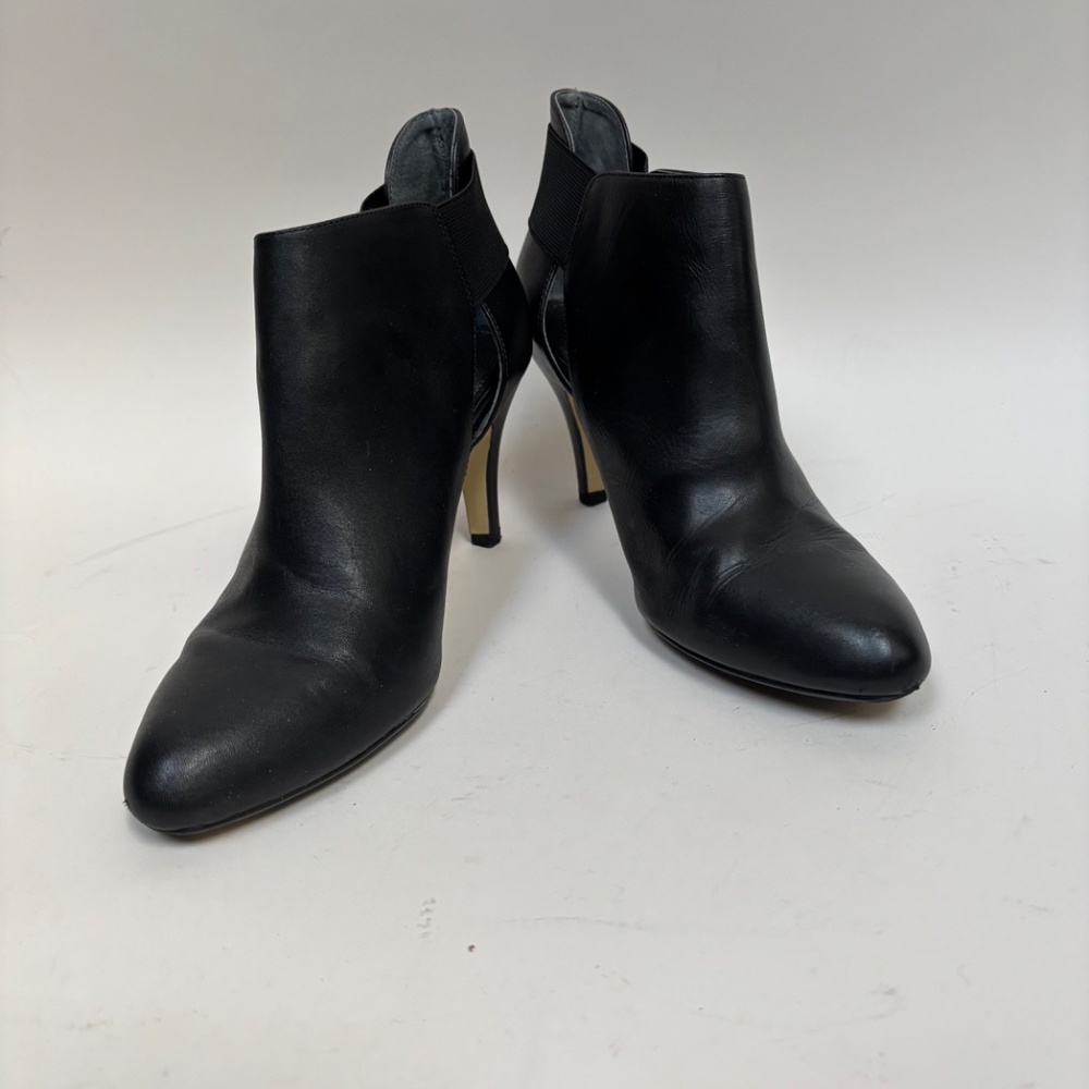 Adrienne Vittadini Black Ankle Booties 8M